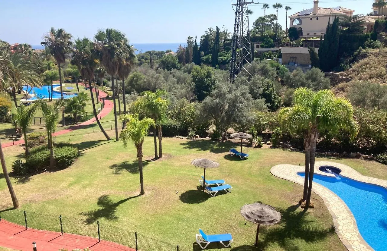 Elegant Penthouse Avec Vue Sur Mer Piscine, Jardins, 2 Chambres Marbella