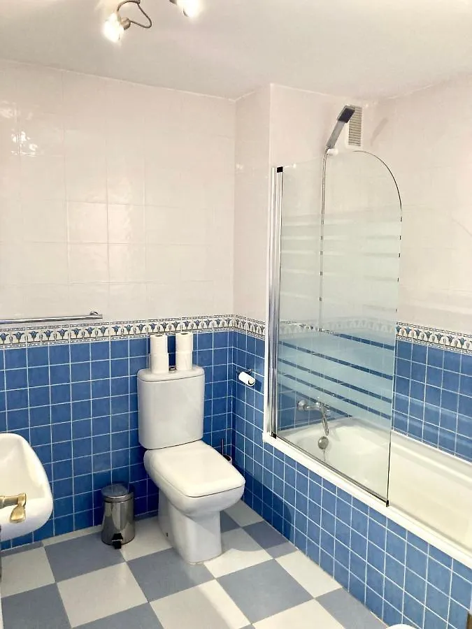Elegant Penthouse Avec Vue Sur Mer Piscine, Jardins, 2 Chambres Marbella